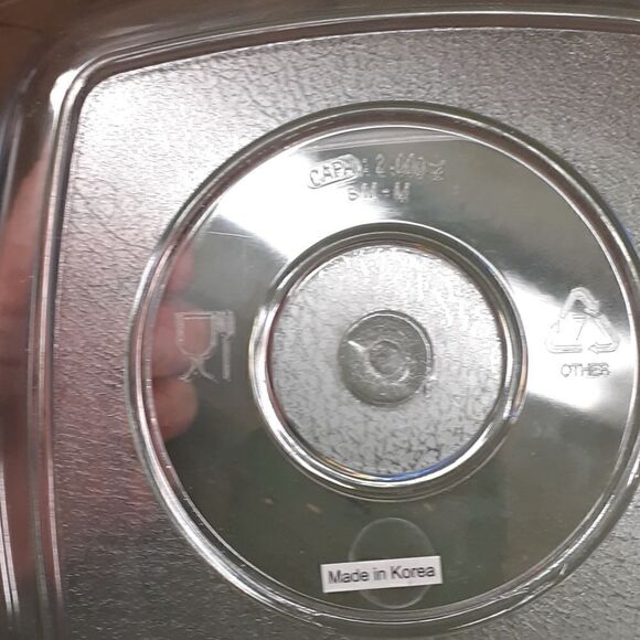 NEW-Vacco Ultra-Vac Food Storage container and air pump, - Picture 6 of 8